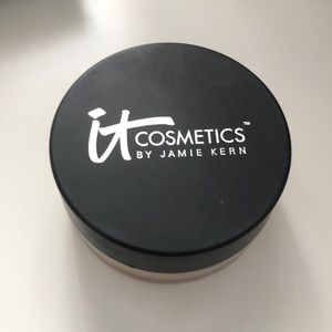 It Cosmetics Bye Bye Pores Poreless Finish powder